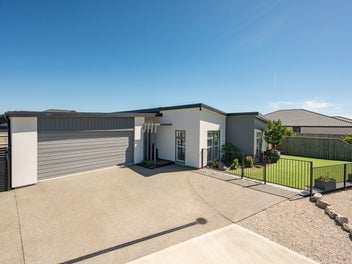 2 Cranford Road, Richmond