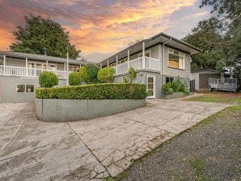 114 Tuhikaramea Road, Dinsdale, Hamilton
