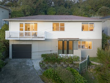 93 Black Rock Road, Newlands, Wellington