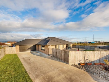 79 Balrickard Way, Milson, Palmerston North