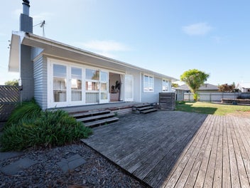 12 Bruce Avenue, Glenview, Hamilton