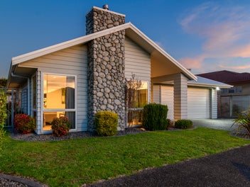 10 Tarn Close, Pyes Pa, Tauranga