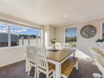 42 Katania Heights, Brightwater, Brightwater