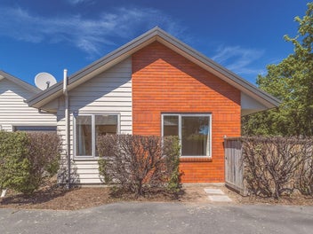 18H Defoe Place, Waltham, Christchurch