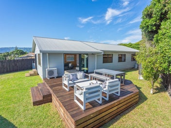 65 Queens Road, Waikanae Beach, Waikanae