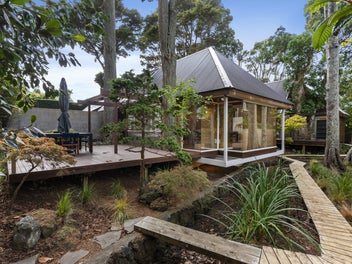 17 Cobblestone Lane, Hillcrest, Auckland
