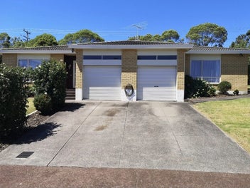12 Carl Place, Unsworth Heights, Auckland