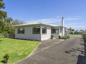 21 Old Coach Road South, Ōtaki Beach, Ōtaki