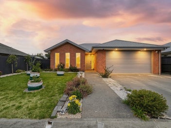 8 Saint Monica Lane, Woolston, Christchurch