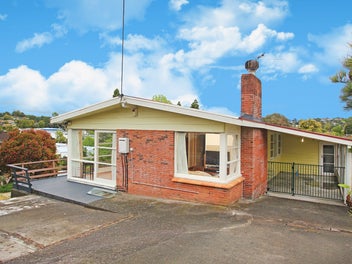 111 Target Road, Totara Vale, Auckland