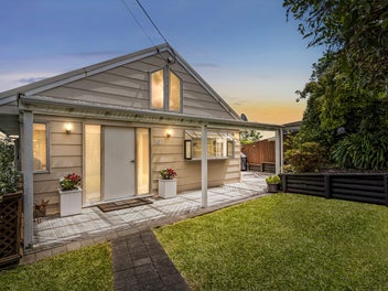 1/37 Teal Crescent, Beach Haven, Auckland