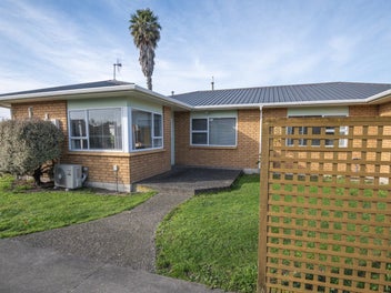 809A Queen Street East, Parkvale, Hastings
