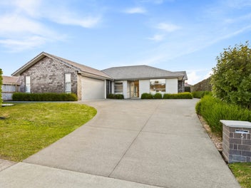 5 Larmer Drive, Kumeu