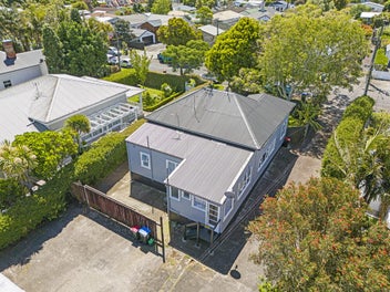 2/57 Grotto Street, Te Papapa, Auckland