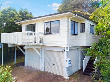 2/31 Rangeview Road, Sunnyvale, Auckland