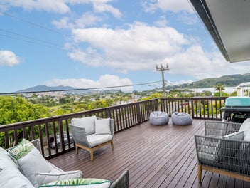 8B Government Road, Raglan