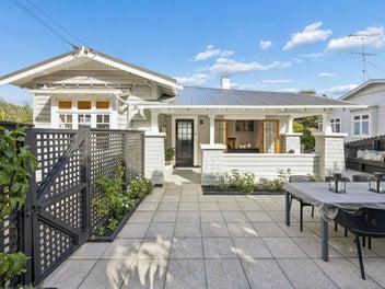 18 Quadrant Road, Onehunga, Auckland