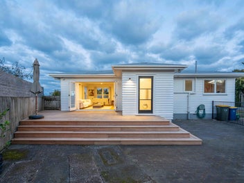 24 Tramway Road, Beach Haven, Auckland