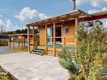 2 Barclay Grove, Hokio Beach, Levin