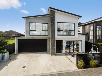 11 Merv Clarke Lane, Massey, Auckland