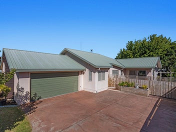 5 Edgewater Grove, Whakatane