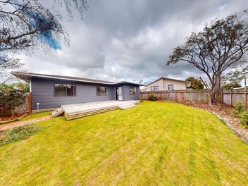 126A Roberts Line, Kelvin Grove, Palmerston North