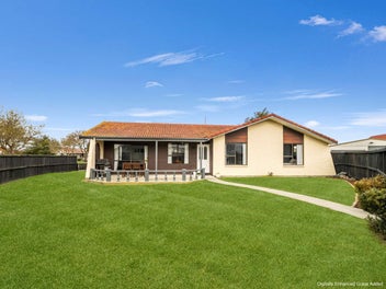 12 Mchaffies Place, Wainoni, Christchurch