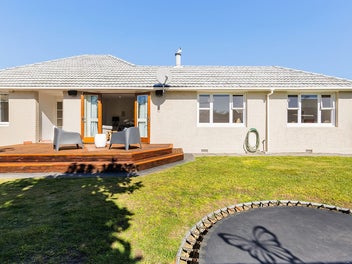 1/303 Burwood Road, Burwood, Christchurch