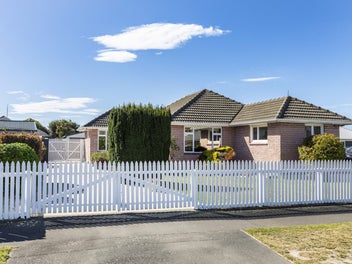 347 Breezes Road, Aranui, Christchurch