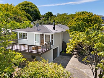 60 La Rosa Street, Green Bay, Auckland