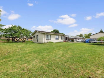 12 Stoll Place, Clendon Park, Auckland