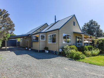 16 Hollis Place, Brightwater, Brightwater