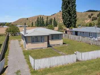 10 Currie Street, Te Karaka