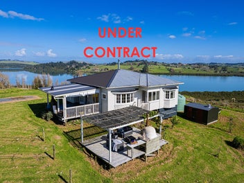 228 Petley Road, Paparoa