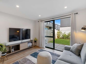 5/119 Bruce McLaren Road, Henderson, Auckland