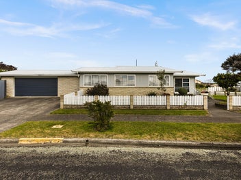 2 Banff Place, Tamatea, Napier