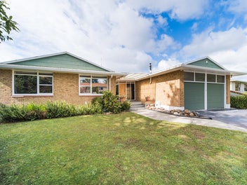 65 Wikiriwhi Crescent, Awapuni, Palmerston North