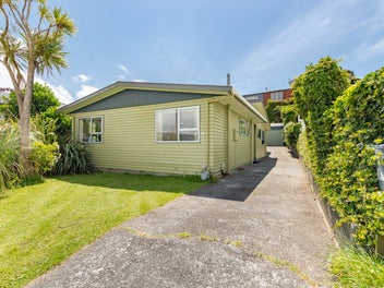 78 Stewart Drive, Newlands, Wellington