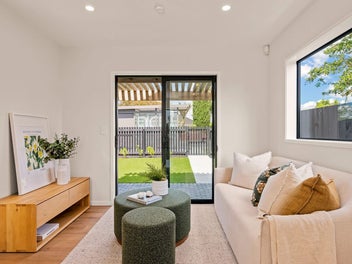 1/721 Te Atatu Road, Te Atatu Peninsula, Auckland