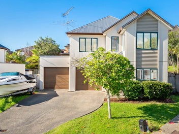 10 Vicente Place, Oteha, Auckland