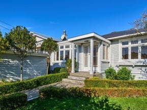 13 Firth Terrace, Karori, Wellington