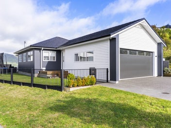 8 Opaoa Way, Aotea, Porirua