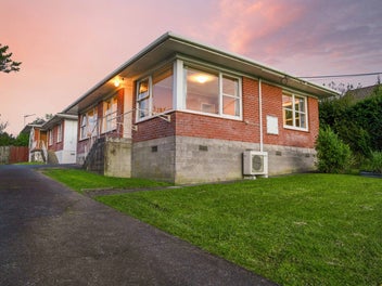 1/229 Glenfield Road, Hillcrest, Auckland