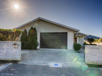 106 Roberts Line, Kelvin Grove, Palmerston North