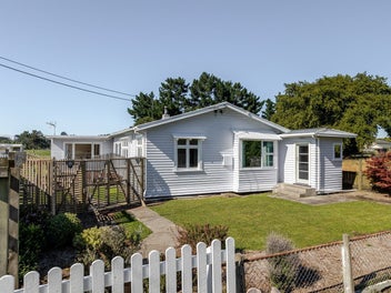 12 Mara Street, Mangatainoka, Pahiatua