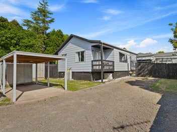 2/4 Kahikatea Place, Ranui, Auckland