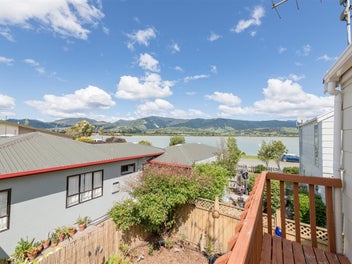 2/75 Point Road, Monaco, Nelson