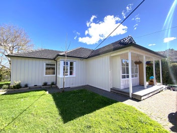 19 Fairfax Avenue, Northcote, Auckland