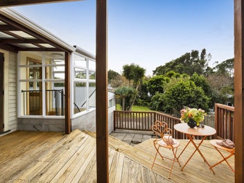 27 Bonithon Avenue, Moturoa, New Plymouth