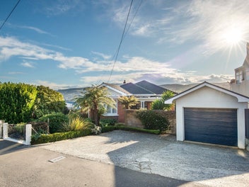 113 Signal Hill Road, Opoho, Dunedin